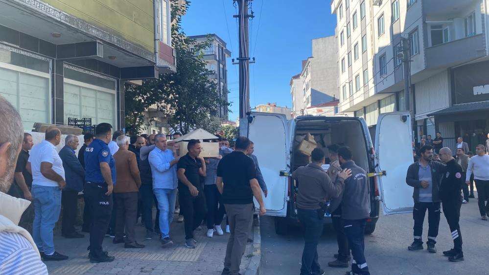80 yaşındaki adam eşini öldürdü! Saatlerce başında bekledi 5